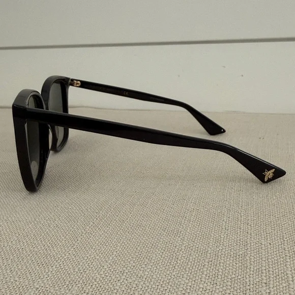 Gucci Women's Black Sunglasses - Picture 7 of 9